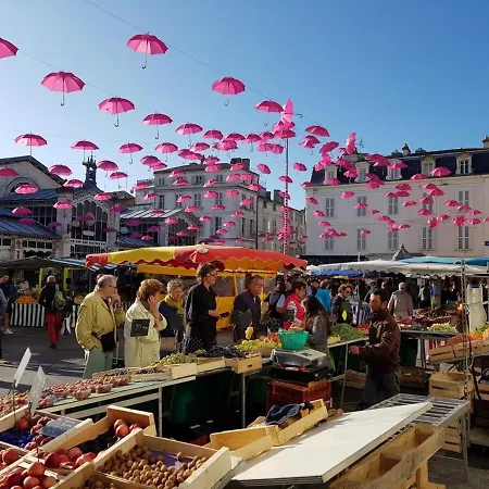 Renove Au Coeur De La Rochelle, Marche A 25m, 2 Personnes, Wifi - Fr-1-535-43 *